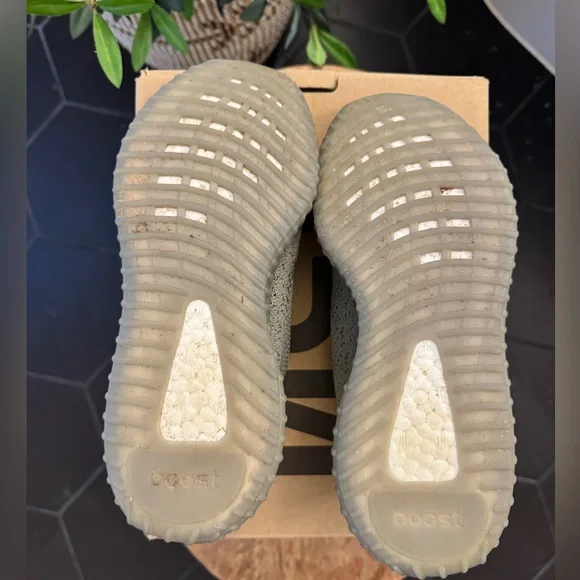 Adidas Yeezy 350 boost kids size 3 1/2. With box and tags. Like new